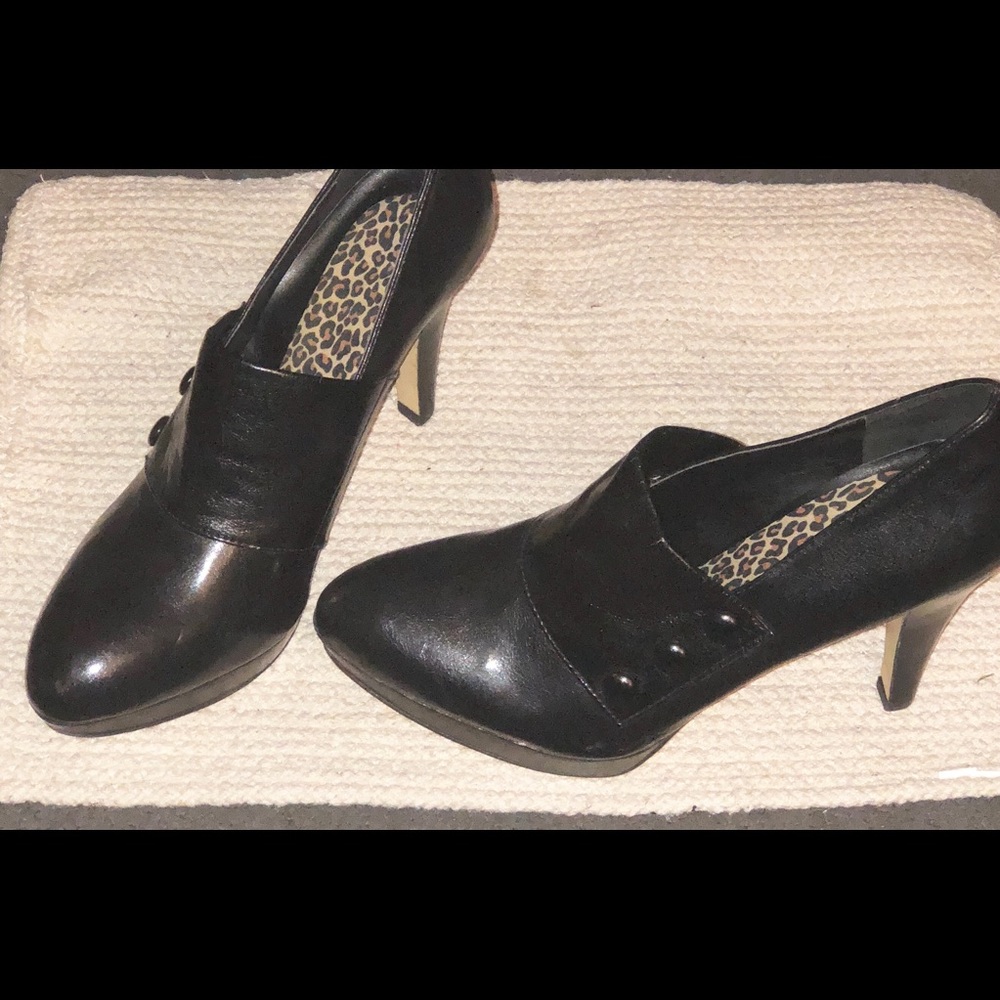 Black Franco Sarto black dress pumps. 10